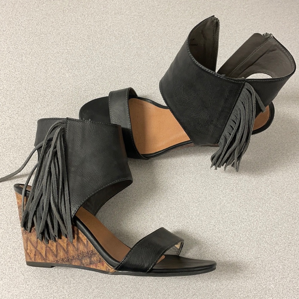 Rampage black wedge sandals with fringe